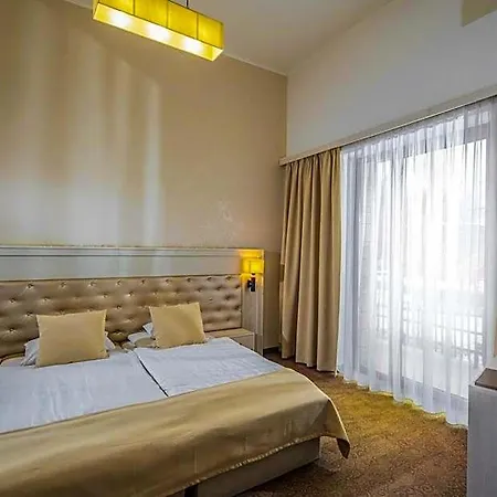 Session Hotel 4*