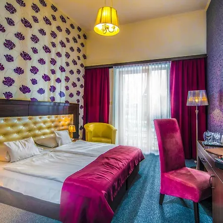Hotel Session 4*